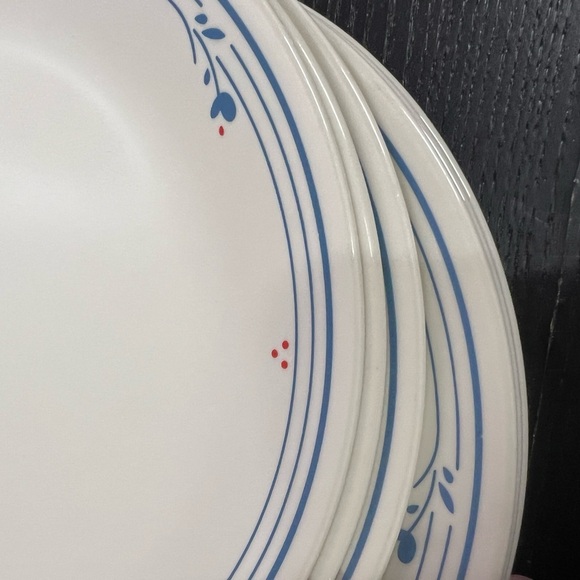 Corelle Cream and Blue Vintage Country Violets Corelle Dinner plates Set of 7 - Picture 13 of 16